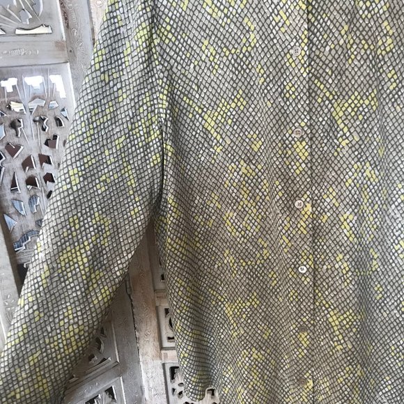 NWT Equipment Essential Snake Print Button Blouse M - Picture 9 of 16